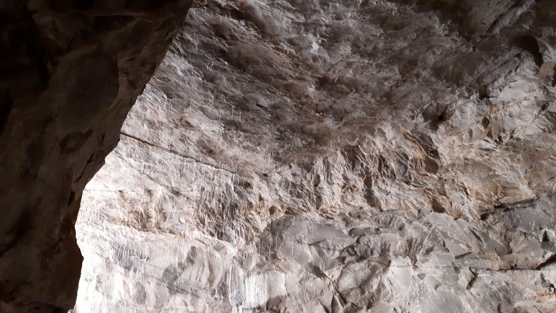 غار نمکی گرمسار، عکس و اطلاعات (فارسی و انگلیسی) + ویدئو معرفی