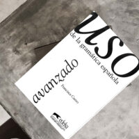کتاب uso de la gramatica espanola avanzado